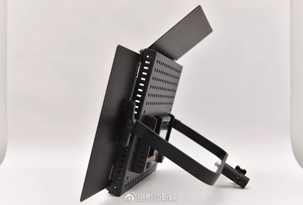 Side appearance of photographic lamp